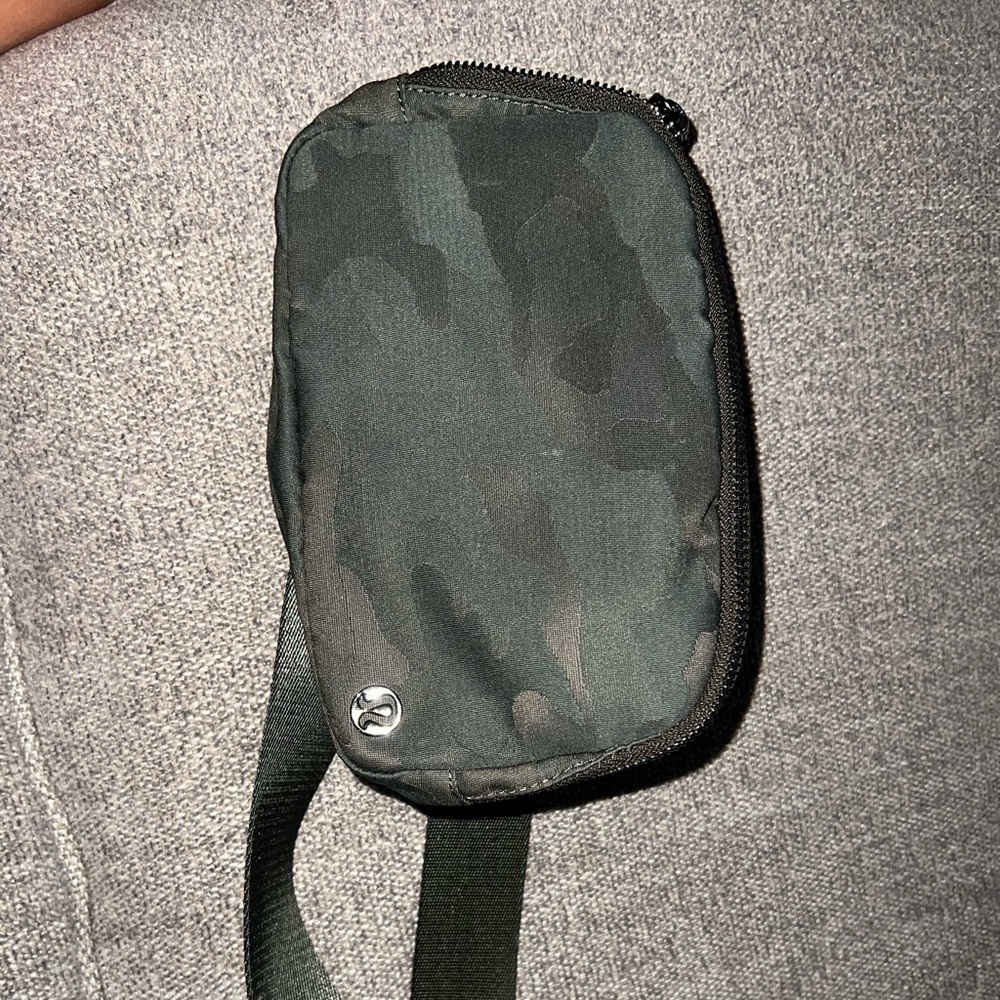 Camo lulu fanny pack
